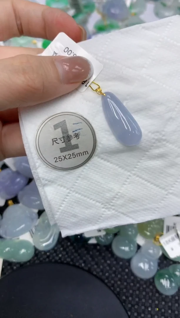 颈饰18K金镶嵌翡翠111111111