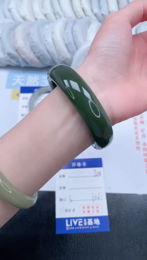 【闪购商品】石英质玉手镯未镶嵌橄榄绿色差偏大介意勿拍T218-64