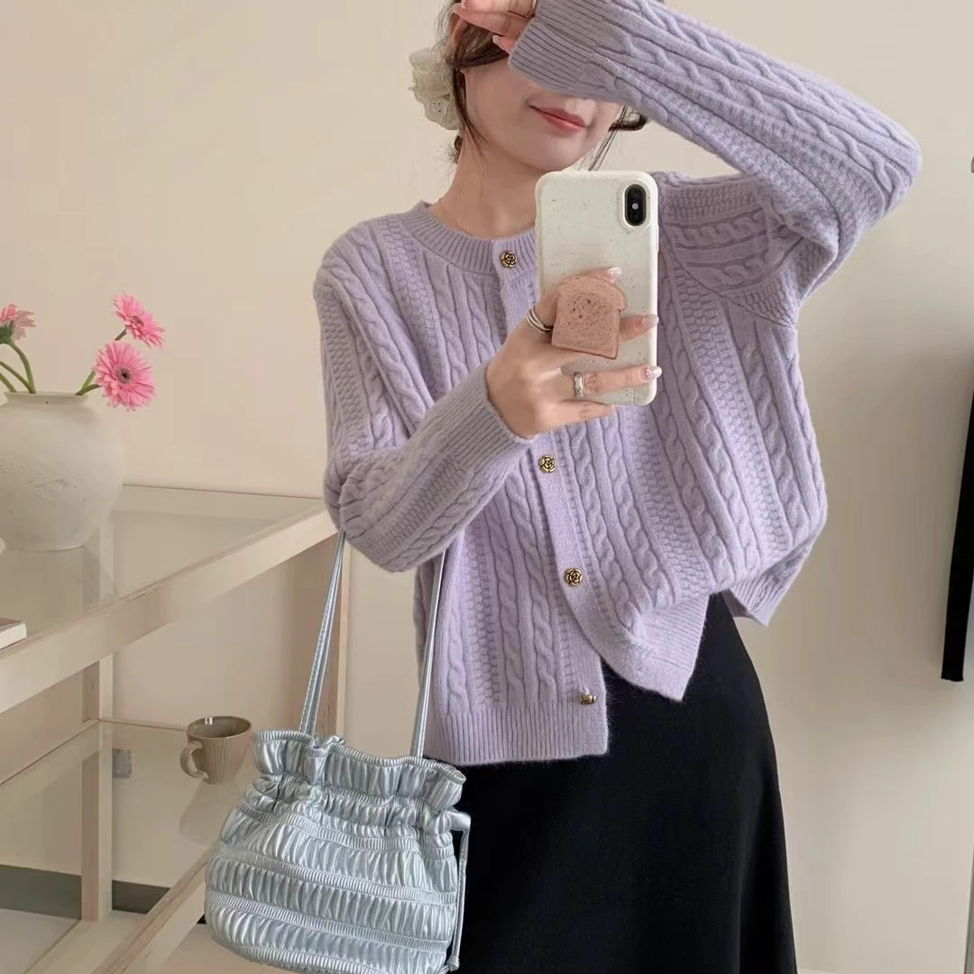 2025新款慵懒风圆领复古玫瑰花扣小麻花长袖厚款百搭毛衣针织开衫