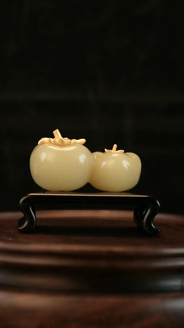 云南石竹叶青雕刻：好事成双