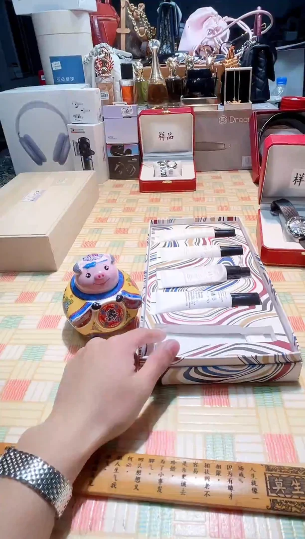 瓷片瓷器 库房到期 全部地板价@@1