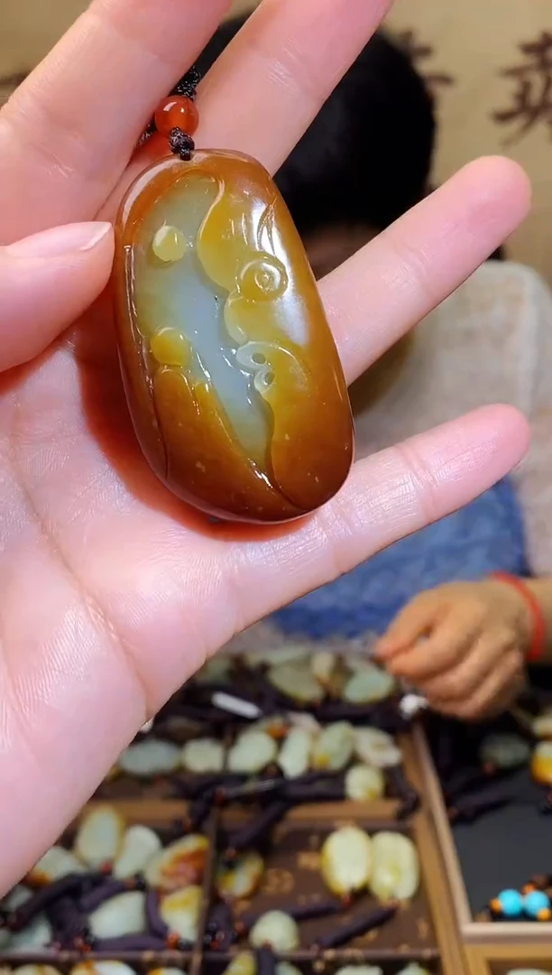 和田玉未镶嵌颈饰1