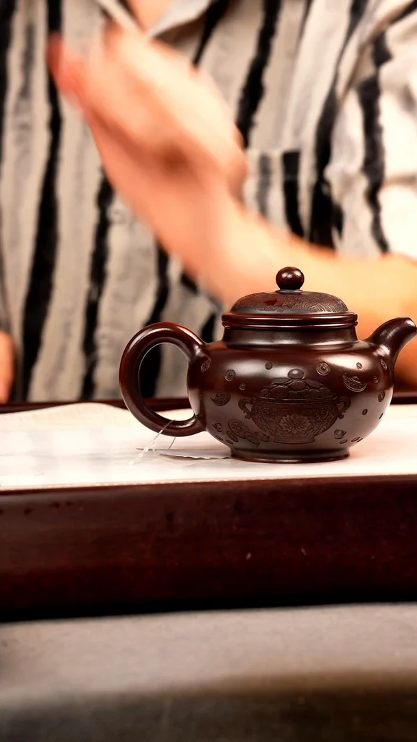 茶壶紫砂古乌泥 掇只 麒麟