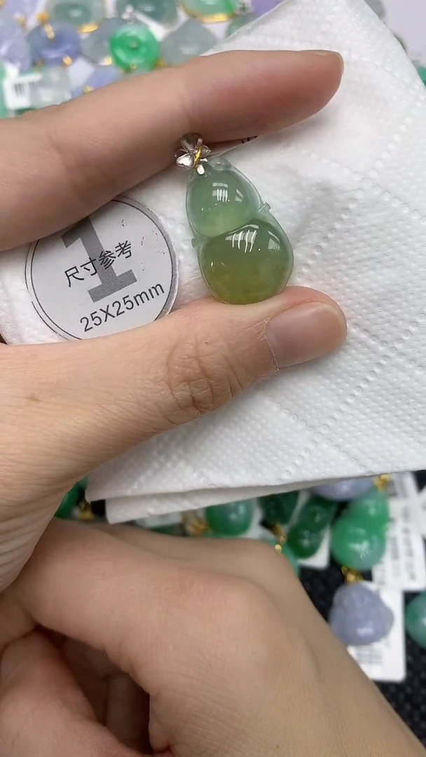颈饰18K金镶嵌翡翠111111111