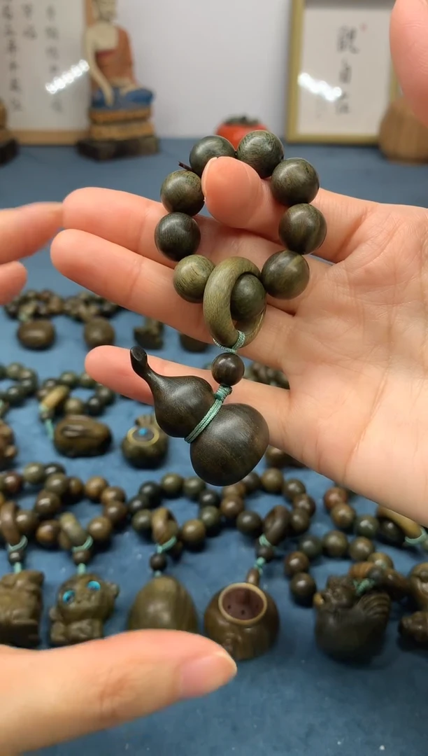 【闪购商品】维腊木（绿檀）把件葫芦 盘玩件
