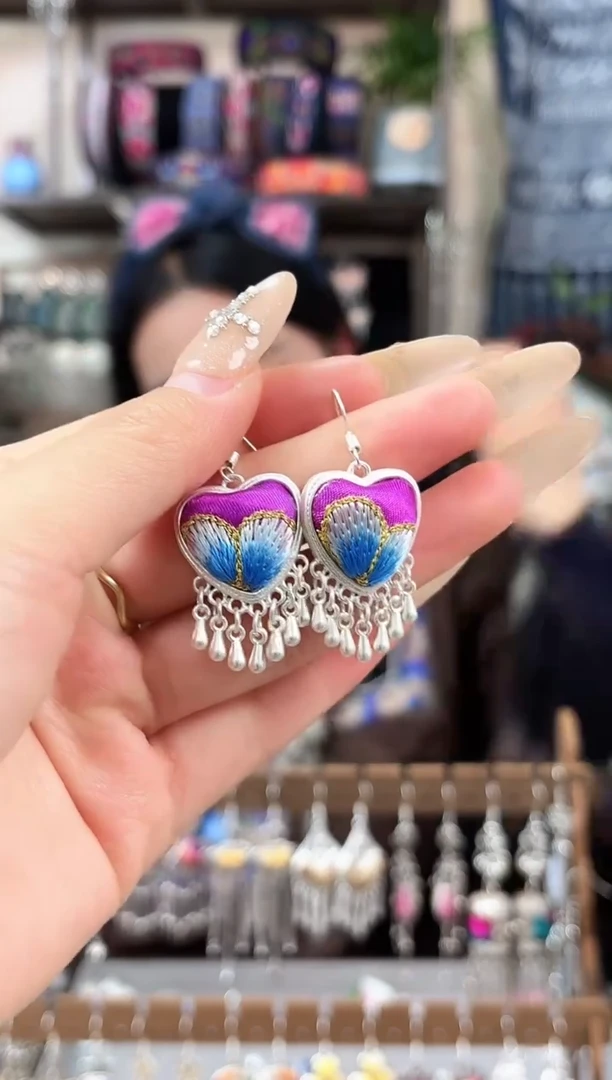 织绣民族风非遗老绣饰品503*