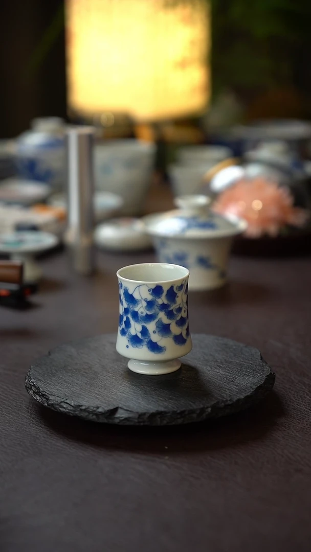 景德镇全手工手绘青花银杏闻香杯