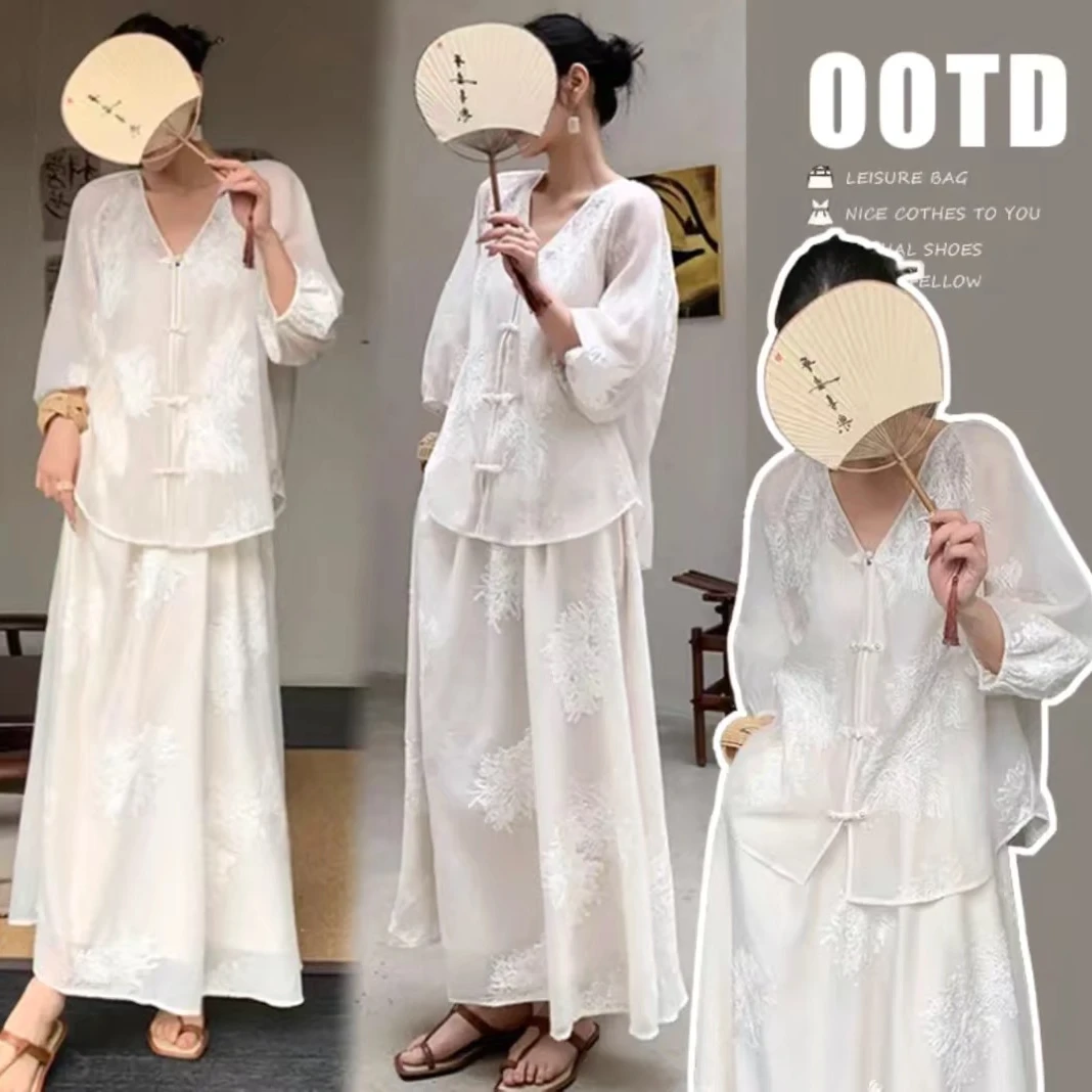 昕薇2025重磅主推春季新款刺绣减龄百搭上衣/半身裙/短裤组合女装