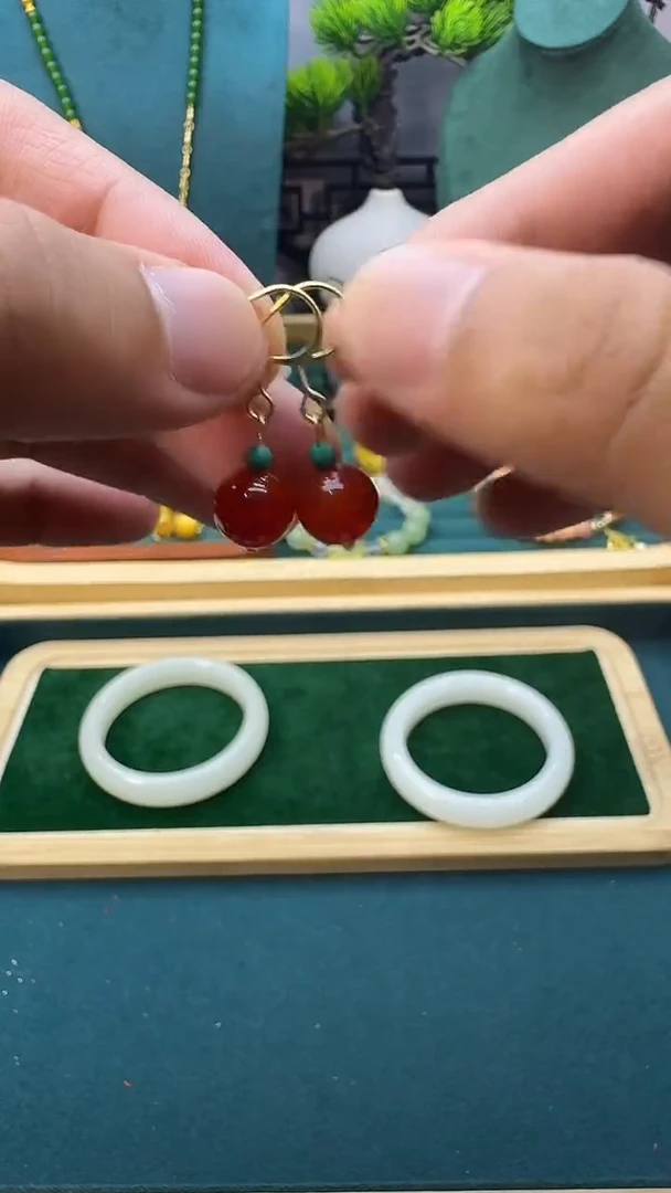南红玛瑙14K金镶嵌耳饰E149