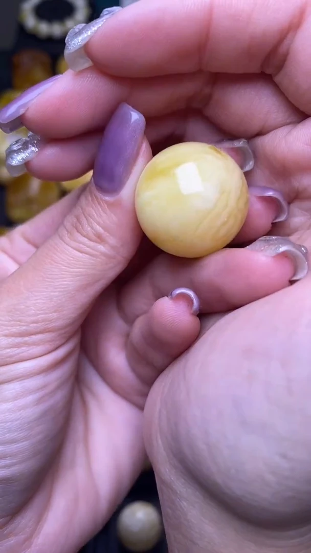 【闪购商品】琥珀裸石未镶嵌葵.110