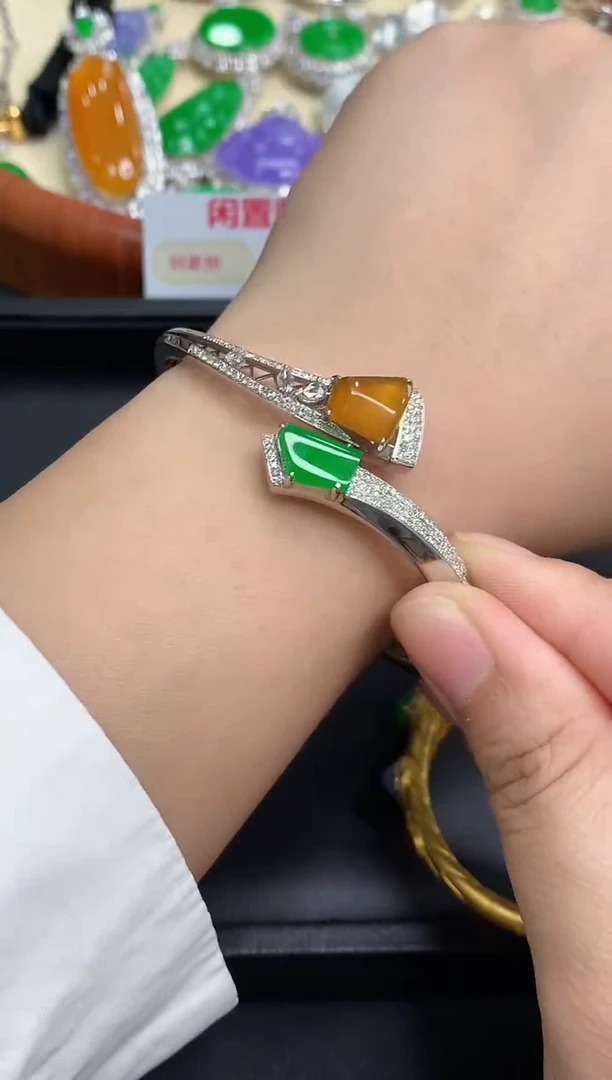 18K金镶嵌手镯翡翠554-中国好珍宝