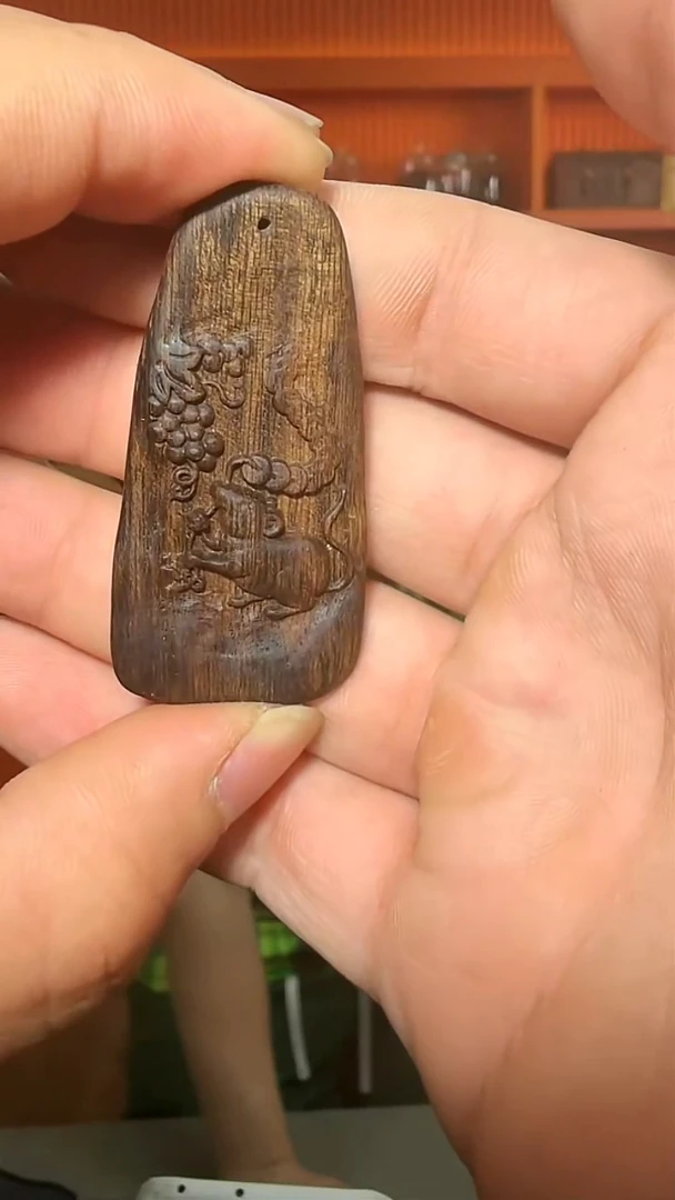 沉香吊坠306号生肖鼠8g样性发一