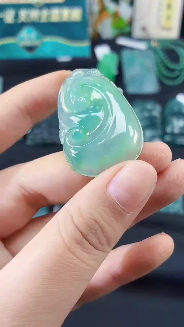 翡翠未镶嵌颈饰OJX250801116