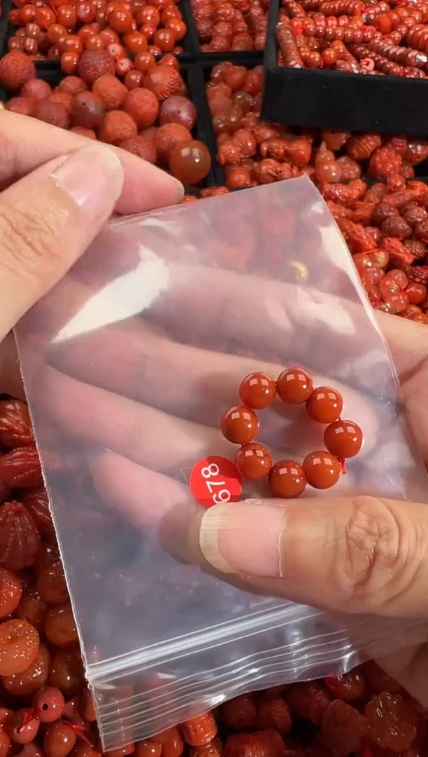 南红玛瑙未镶嵌颈饰1