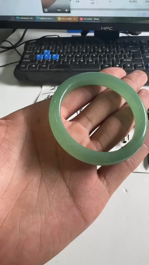 石英岩玉手镯未镶嵌圈口55假一赔十