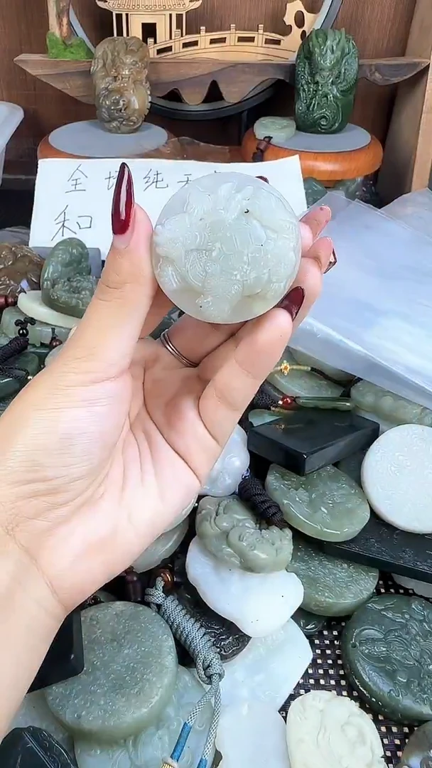颈饰未镶嵌和田玉1