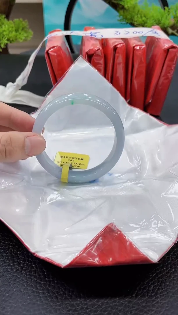 【闪购商品】翡翠手镯未镶嵌手镯