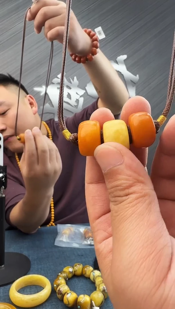 蜜蜡未镶嵌珠宝奇石假一罚十 10，17.19多样性发其一