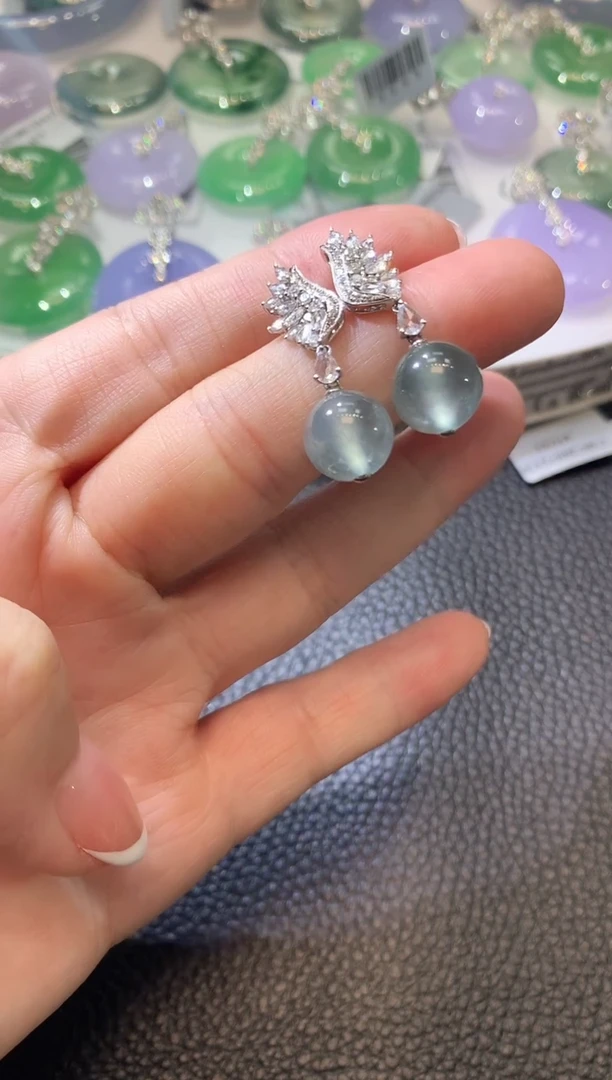 18K金镶嵌翡翠耳饰C50