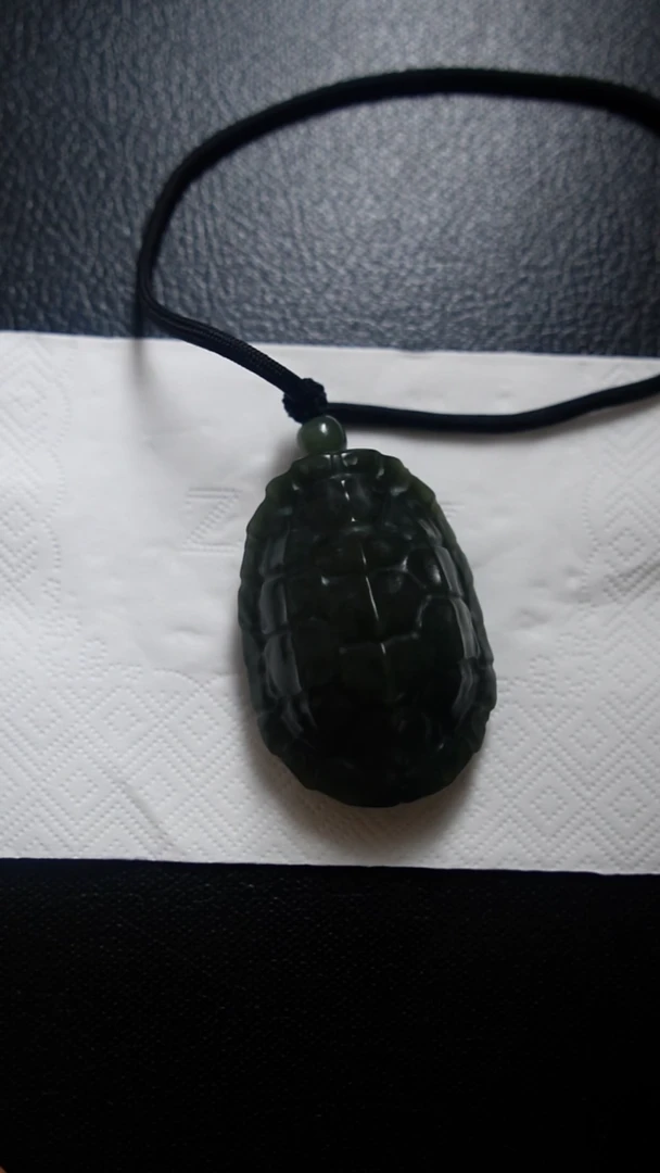 颈饰未镶嵌和田玉手把件