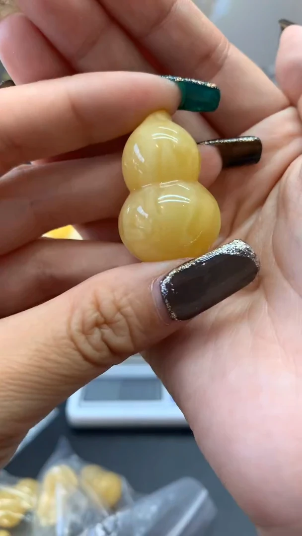 未镶嵌琥珀珠宝奇石42