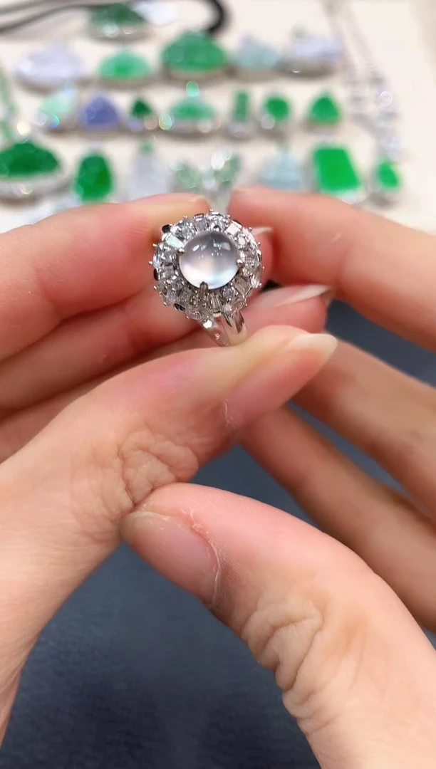 【闪购商品】翡翠戒指18K金镶嵌b89