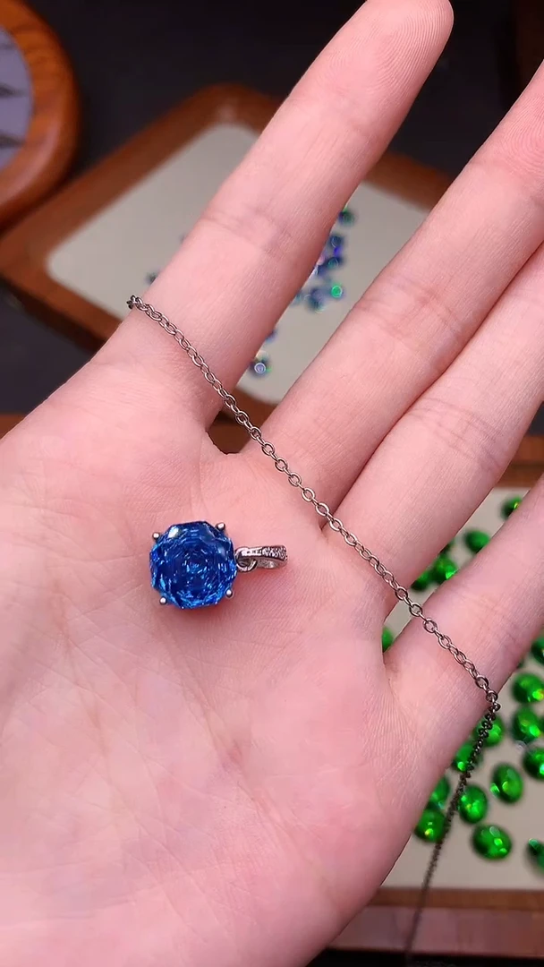 颈饰托帕石银S925镶嵌.....