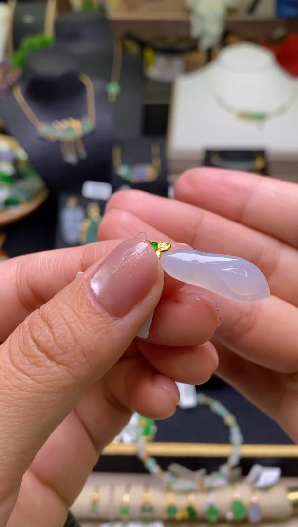 【闪购商品】翡翠颈饰18K金镶嵌净货17940