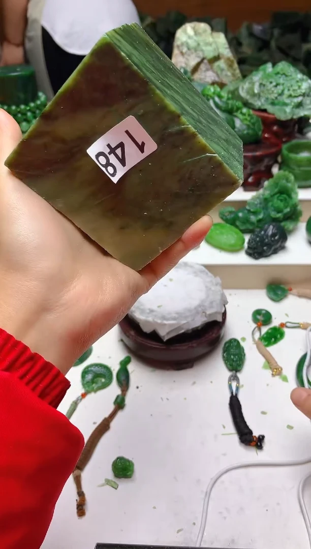 未镶嵌和田玉（碧玉）珠宝半成品1