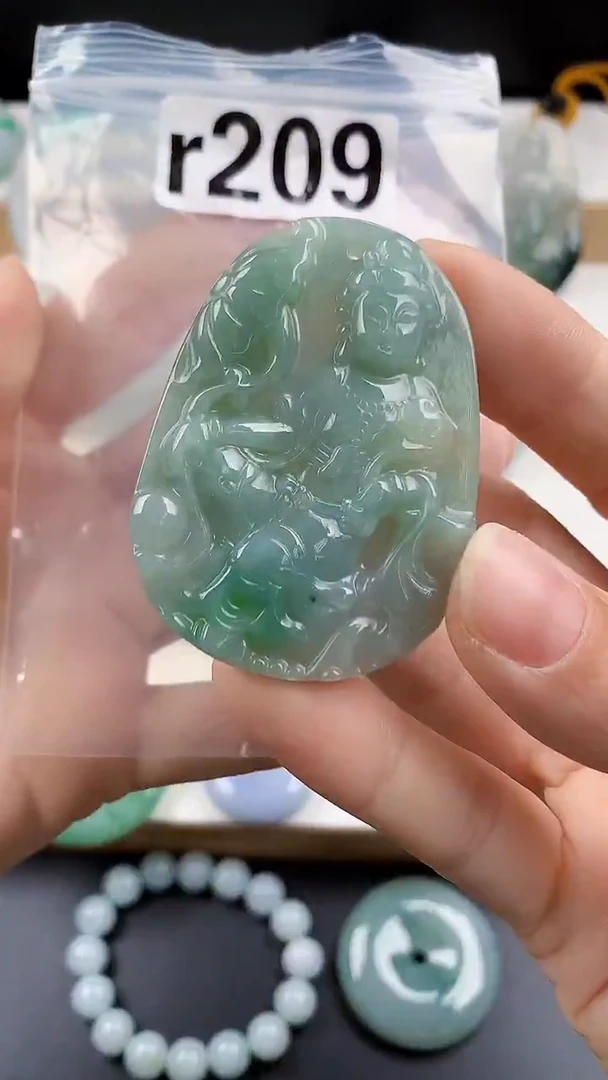 颈饰未镶嵌翡翠天然翡翠吊坠挂件