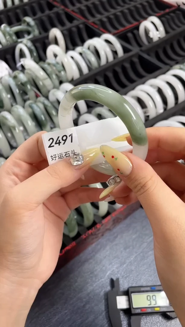 未镶嵌手镯石英质玉2491