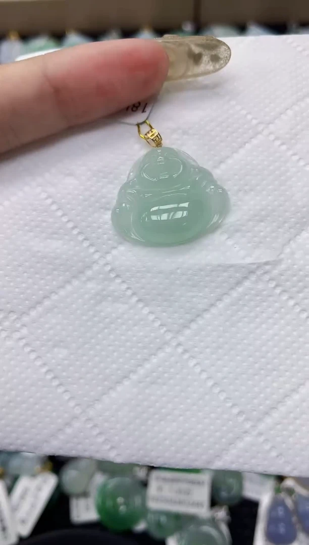 翡翠18K金镶嵌颈饰1111111111