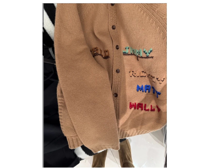 全羊毛彩色字母嵌花圆领开衫 J24M560