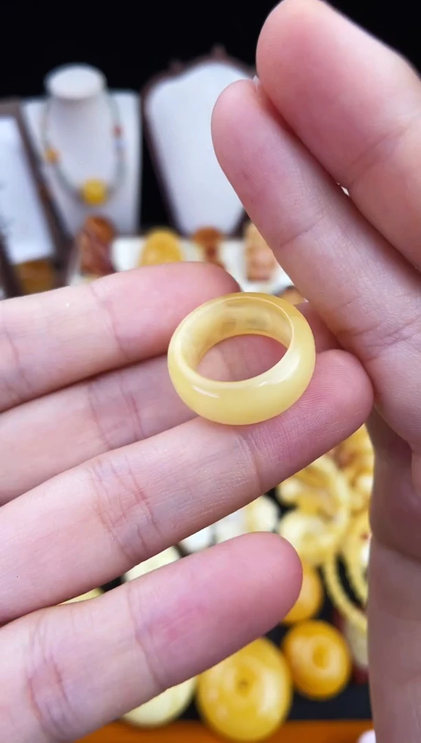 琥珀未镶嵌珠宝奇石柒月