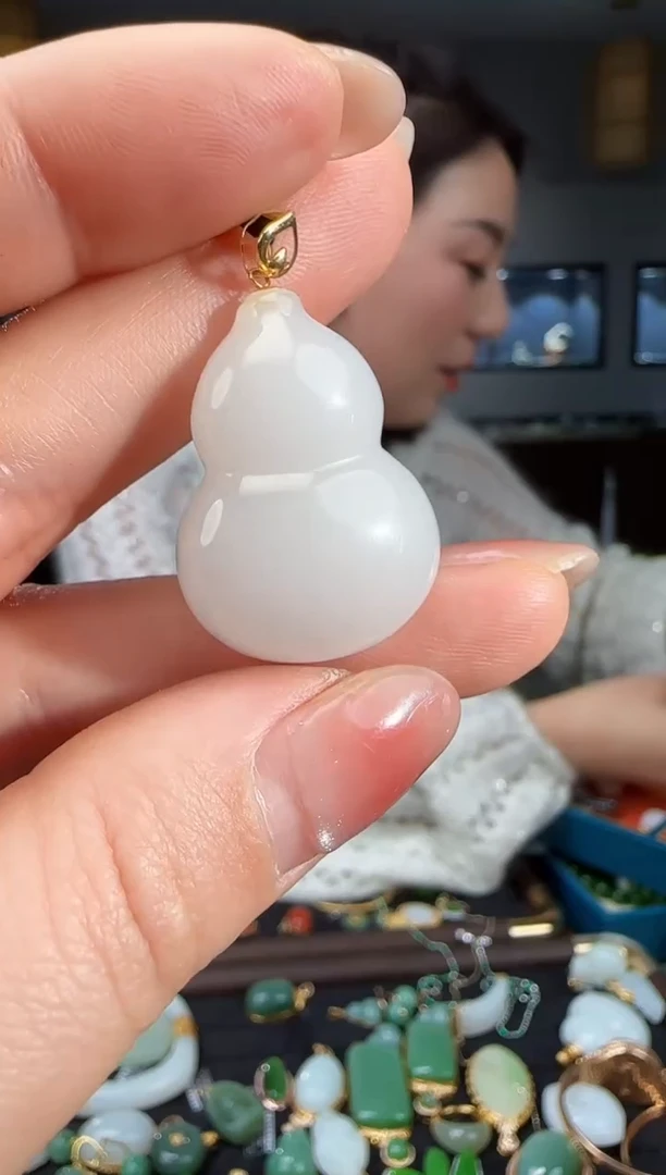吊坠(不含链)18K金镶嵌和田玉1