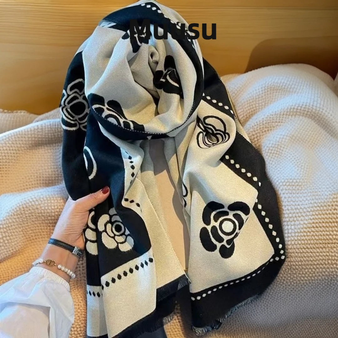 【Muusu】百搭围巾女冬季保暖山茶花披肩围脖气质高级感围巾