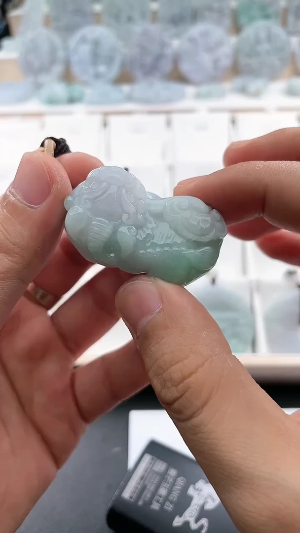 翡翠未镶嵌颈饰..../6/4/ 466