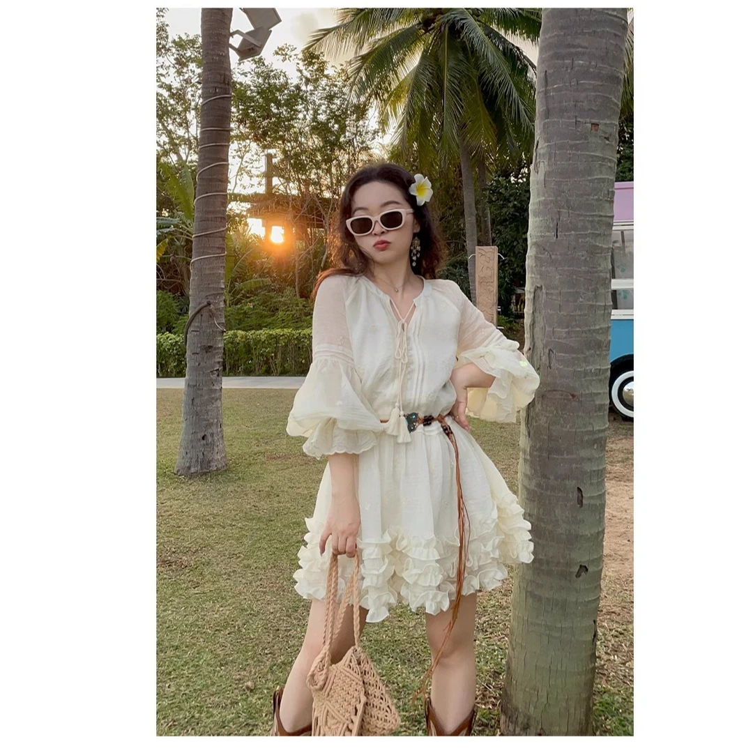 【夏天来了】--显瘦气质法式拼接刺绣连衣裙  0167