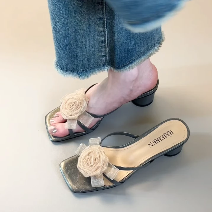 Pokoy-4cm法式复古圆头一字带凉拖鞋新款百搭粗跟露趾凉鞋