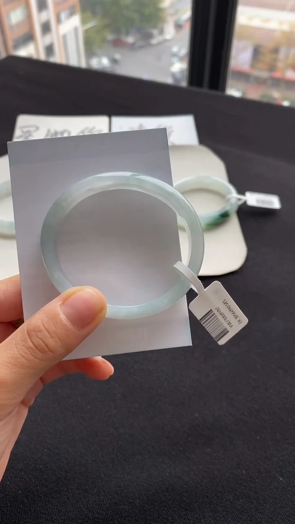 【闪购商品】翡翠手镯（贵妃镯）未镶嵌53贵妃--不退不换