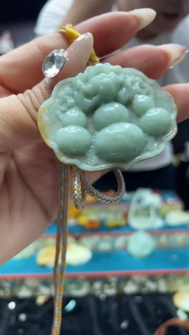 未镶嵌岫玉吊坠·