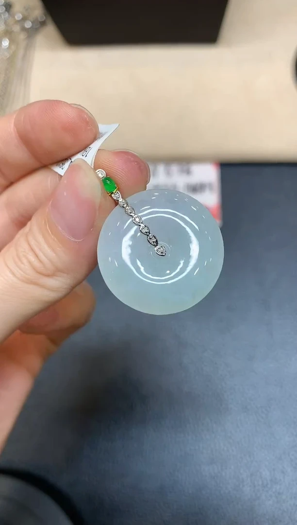 【闪购商品】翡翠颈饰18K金镶嵌【无鉴赏期