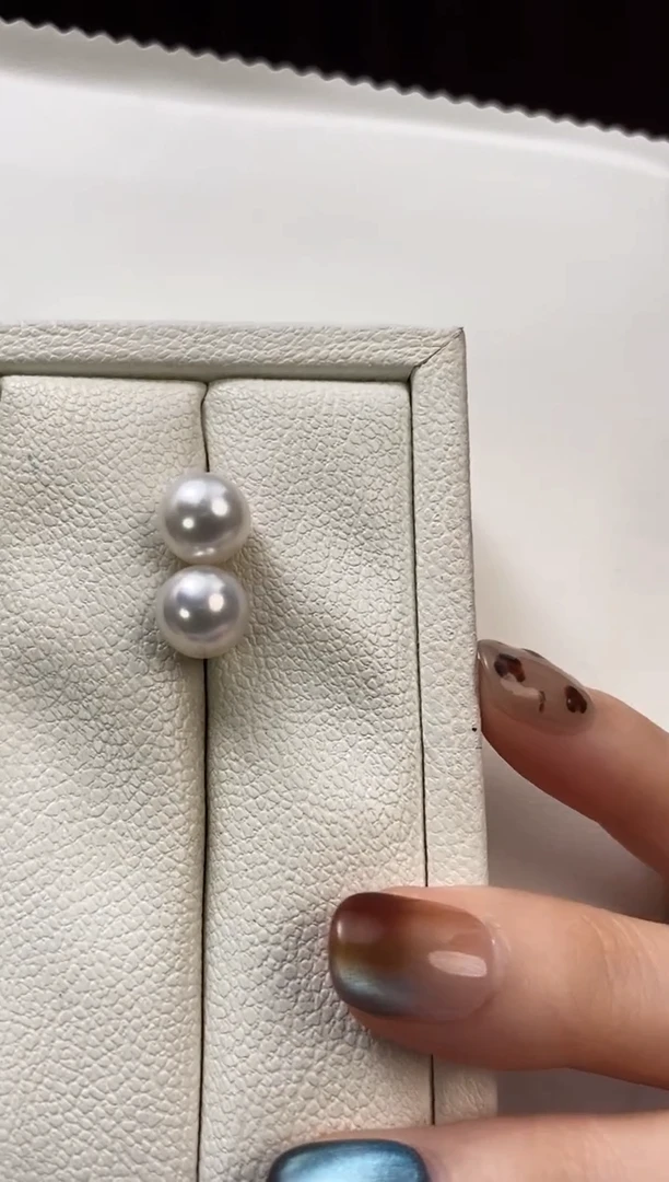 18K金镶嵌耳饰海水珍珠9-10澳白珍珠耳饰