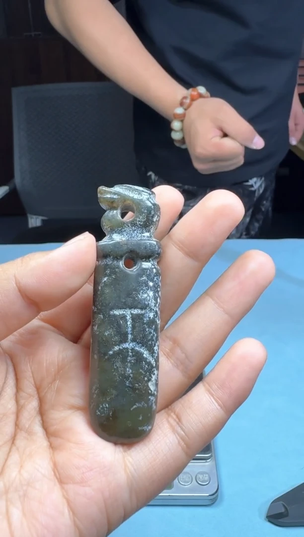 和田玉未镶嵌颈饰1