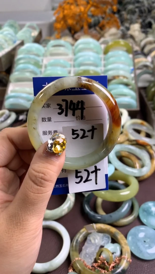 【闪购商品】蛇纹石玉手镯未镶嵌3744