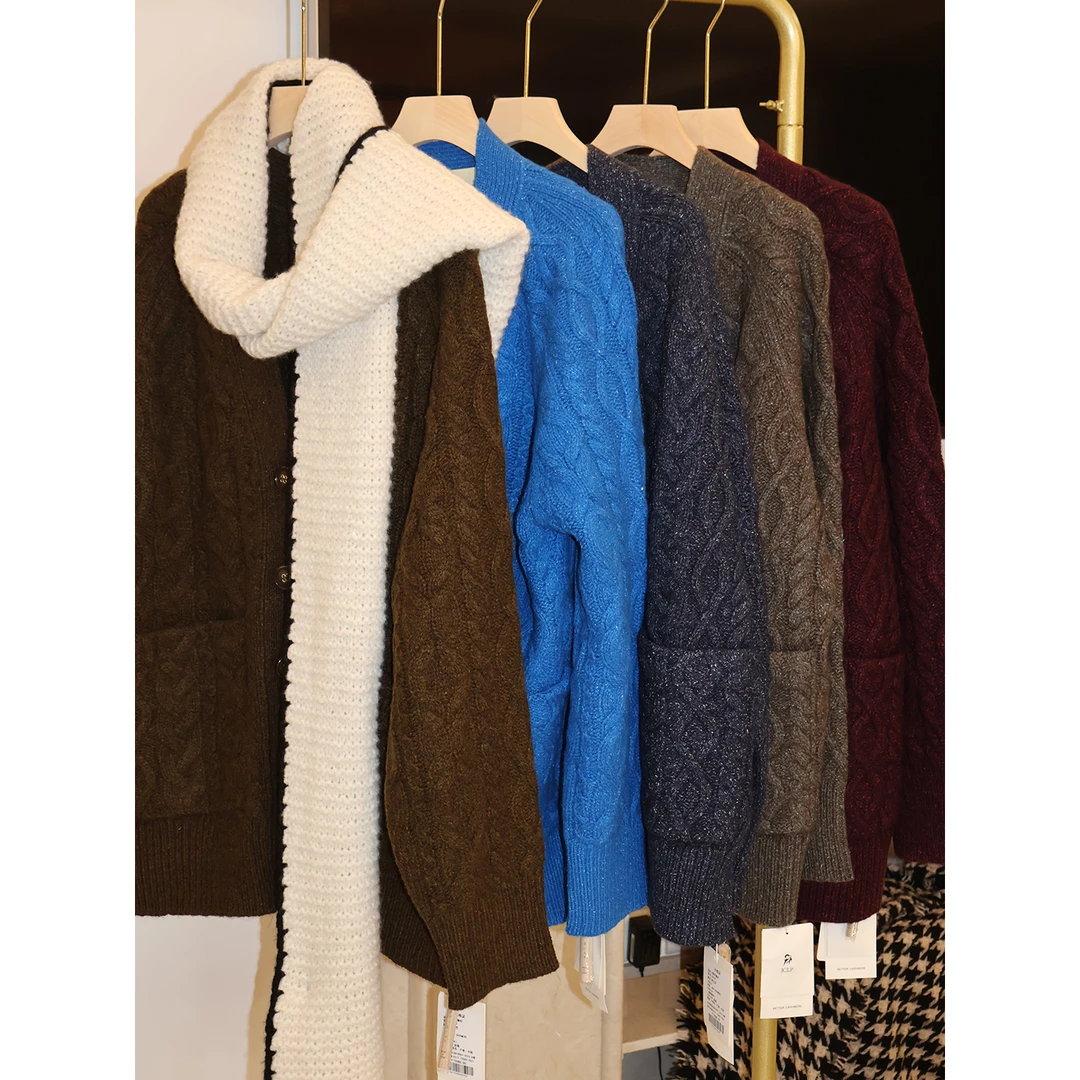 JCLP 经典真丝羊绒3针扭绳V领绞花宽松中长款针织外套36763