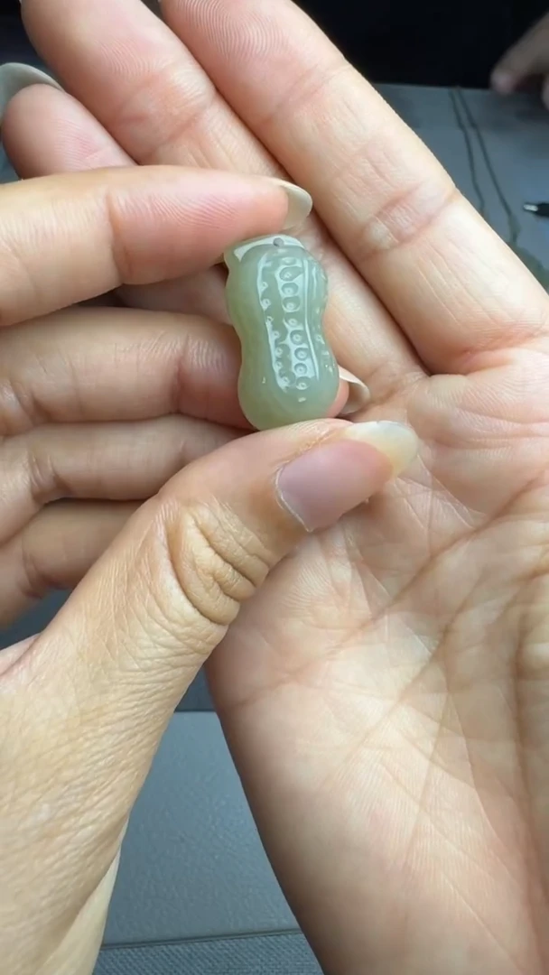 和田玉未镶嵌颈饰1