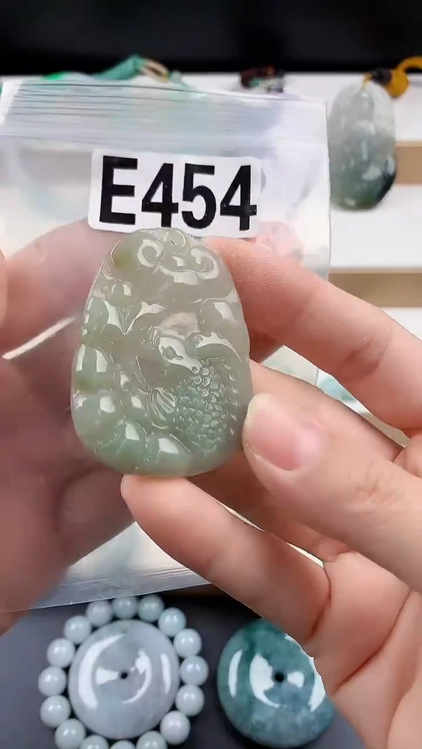 颈饰未镶嵌翡翠天然翡翠吊坠挂件