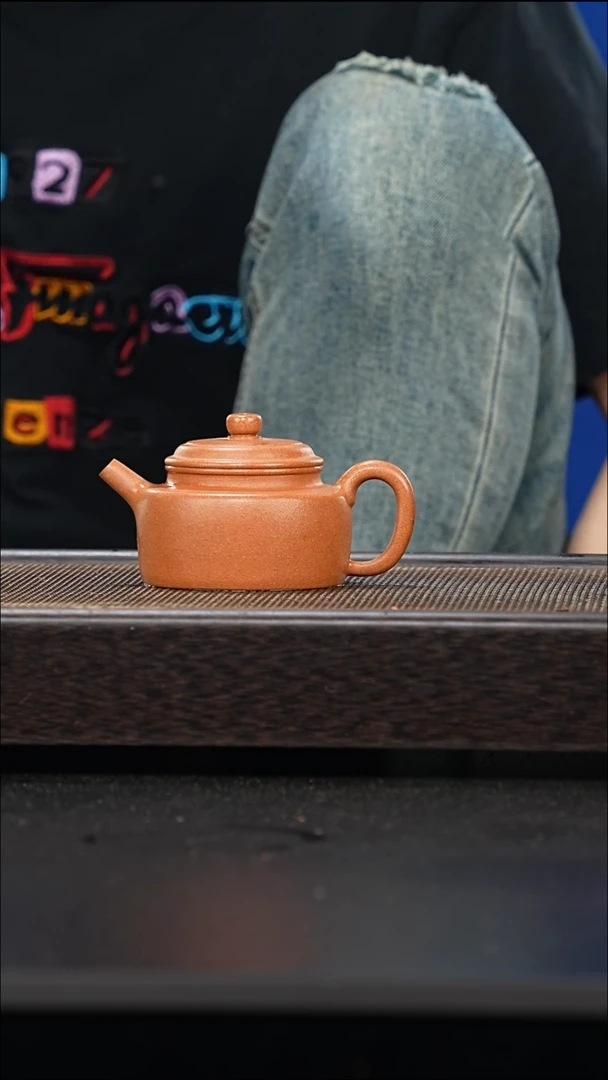茶壶紫砂微瑕黄降坡德钟-0004
