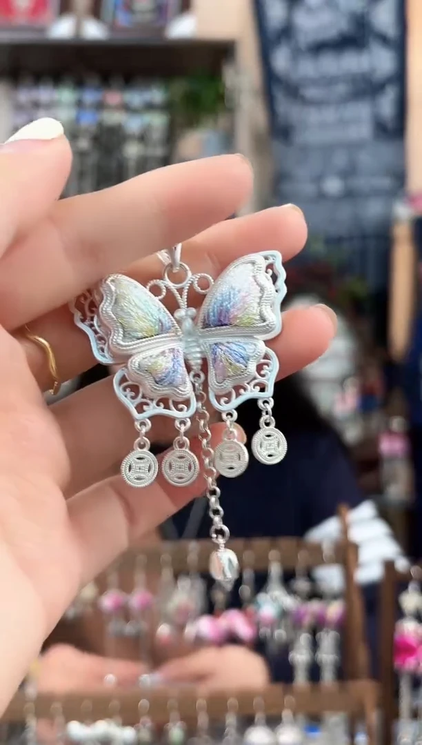 织绣民族风非遗老绣饰品611